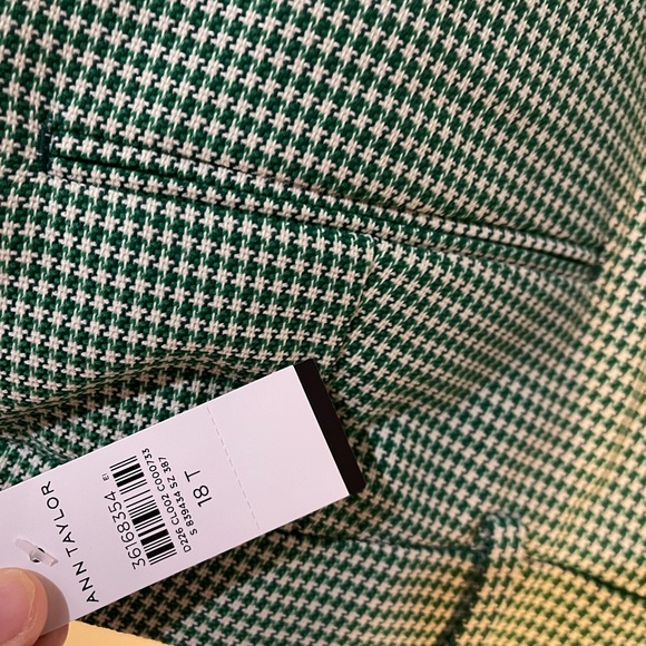 NWT. Kelly green check trousers by Ann Taylor. Eva style, tall length. - Picture 2 of 3